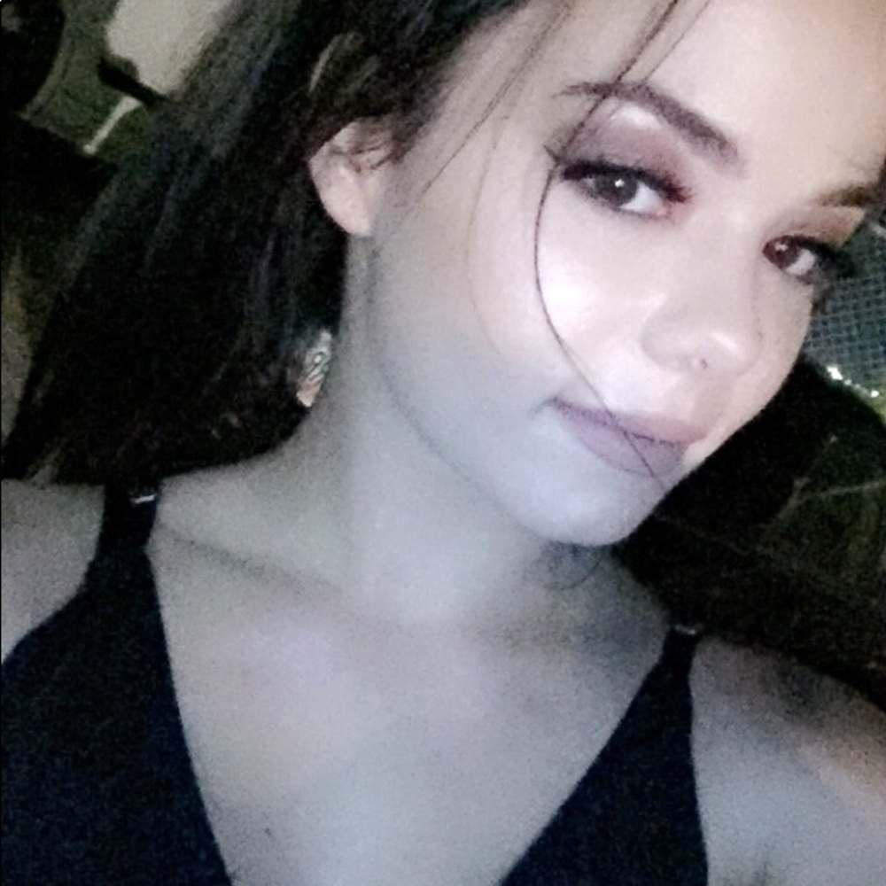 Meet your Posher, Victoria